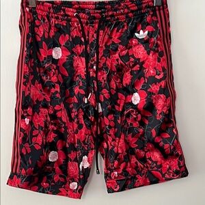 Vintage adidas Originals Women’s Floral Track Shorts – Red/Black, Size XS, S